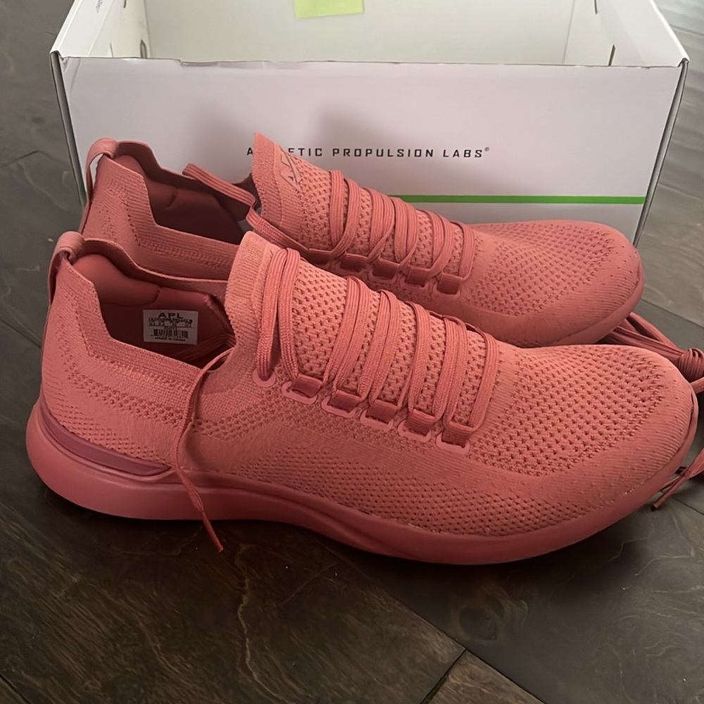 APL Men’s Techloom Breeze Cedar Red Sneaker, NWT - Picture 2 of 6